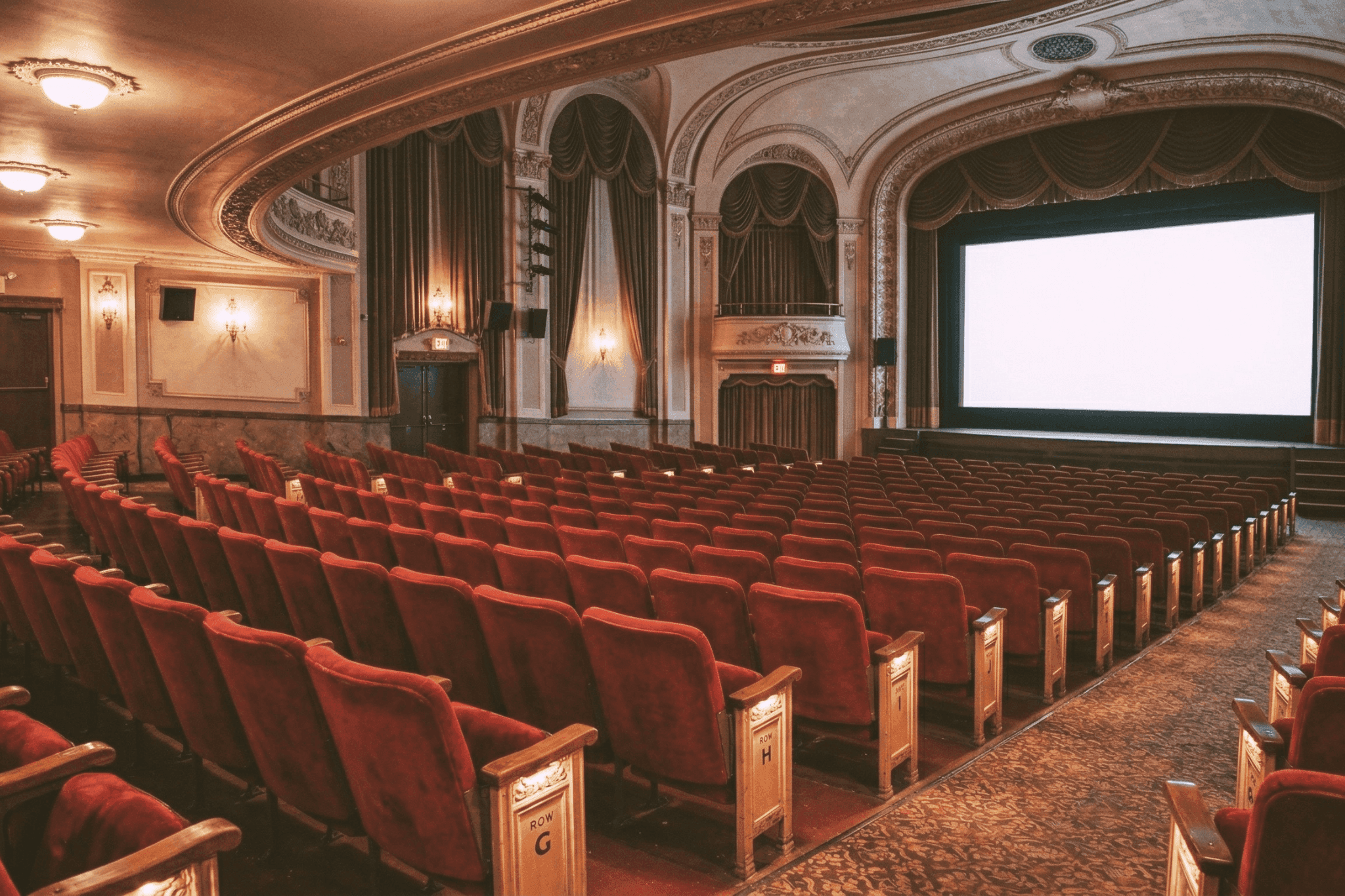 Podcasty opustily sluchátka a zabydlely se na velkém plátně, České podcasty